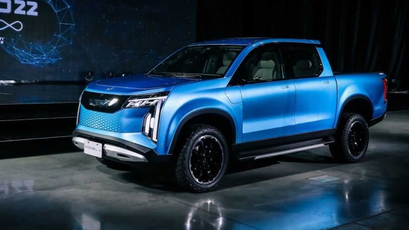 Foxconn apresente 3 modelos próprios de carros elétricos