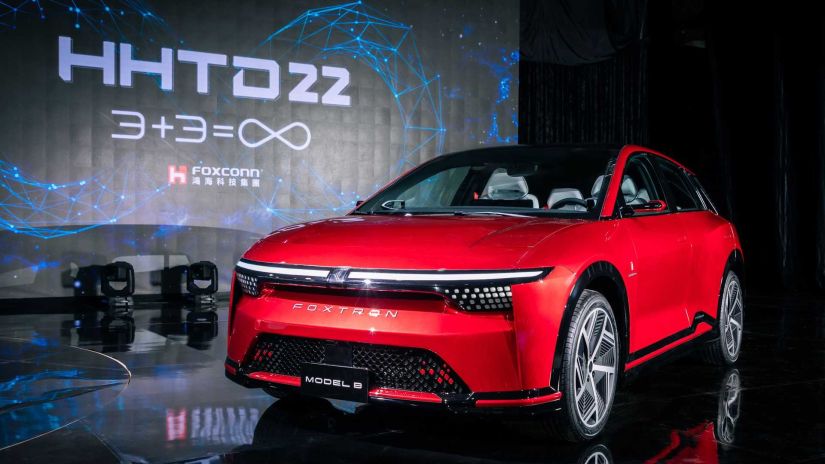 Foxconn apresente 3 modelos próprios de carros elétricos