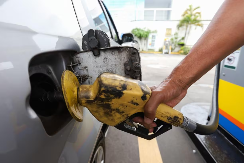 Governo confirma retorno da cobrança de PIS e Cofins sobre gasolina e etanol