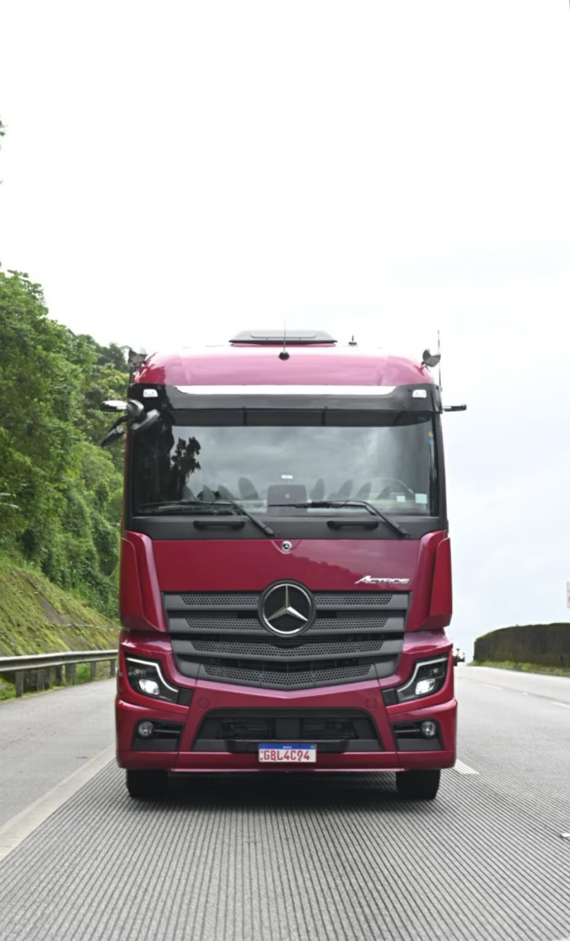 Caminhão Actros, da Mercedes-Benz, ganhará versão 6x2