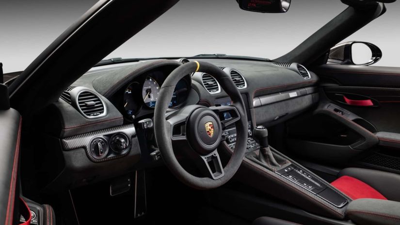 Porsche lança no Brasil novo 718 Spyder RS