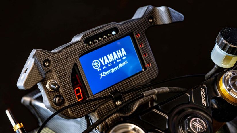 Yamaha lança moto R1 série especial de 25 anos