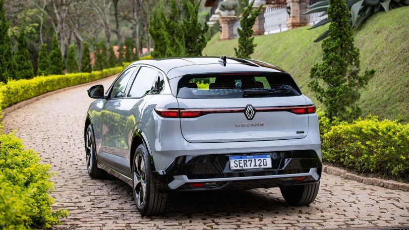 Renault lança oficialmente Megane E-Tech no Brasil