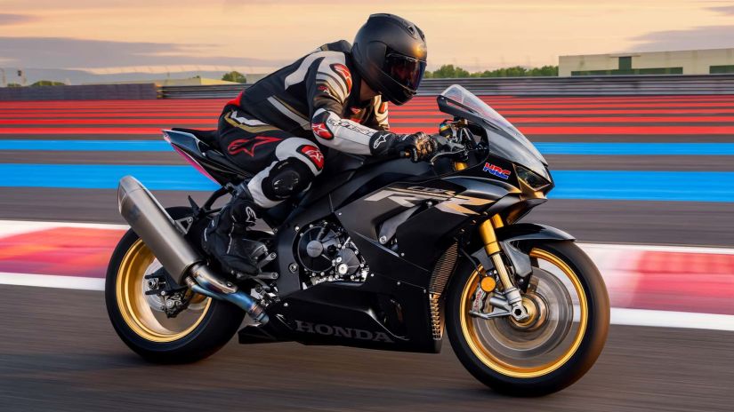 Honda lança linha 2024 da moto Fireblade no mercado brasileiro