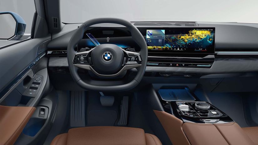 BMW apresenta novo Série 5 Touring com maior tamanho e novas tecnologias
