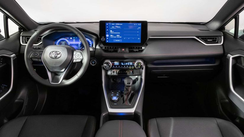 Toyota RAV4 PHEV é lançado no Brasil prometendo fazer 35 km/l 