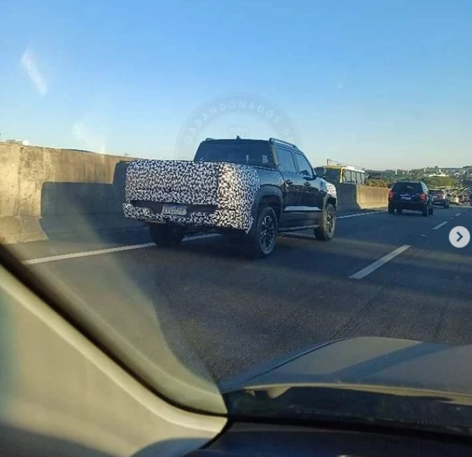 BYD Shark aparece em imagens de testes no Brasil