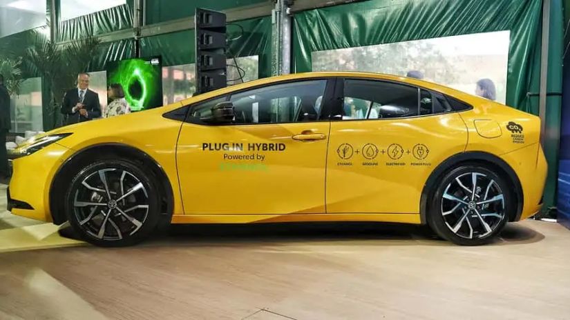 Toyota terá primeiro carro híbrido-flex no Brasil