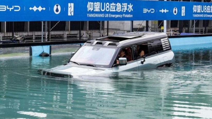 BYD revela modelo de carro que flutua com “modo barco”