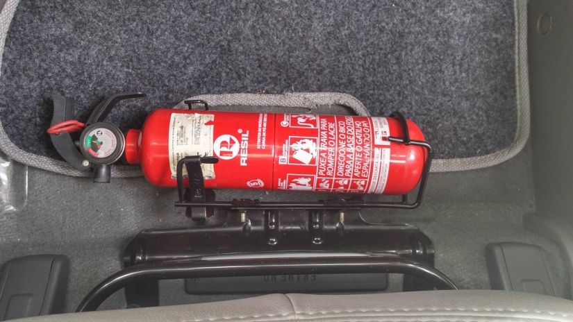 Extintor pode voltara ser item obrigatório nos carros do Brasil