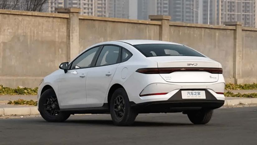 BYD lança versão de entrada do King na China