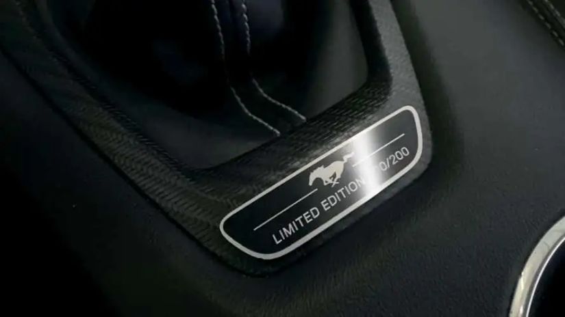 Mustang manual que será vendido no Brasil ganha primeira imagem