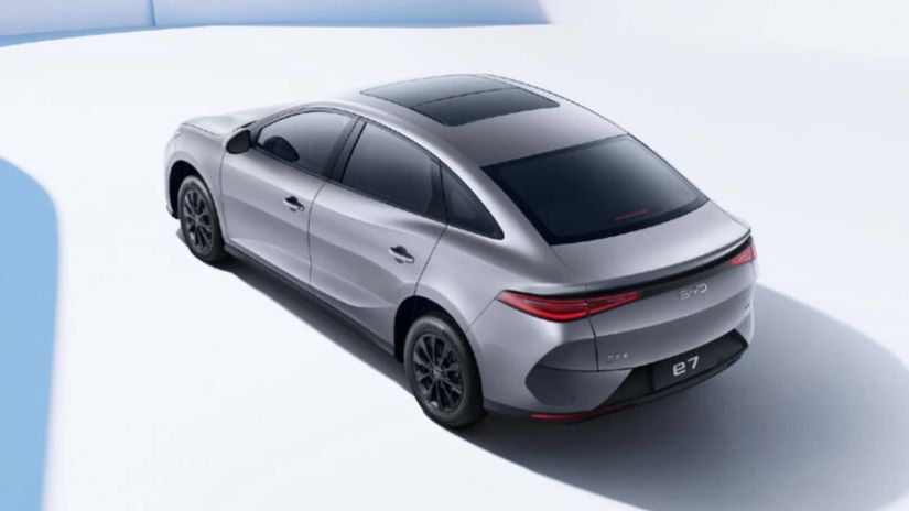 BYD apresenta novo sedã elétrico voltado para taxistas