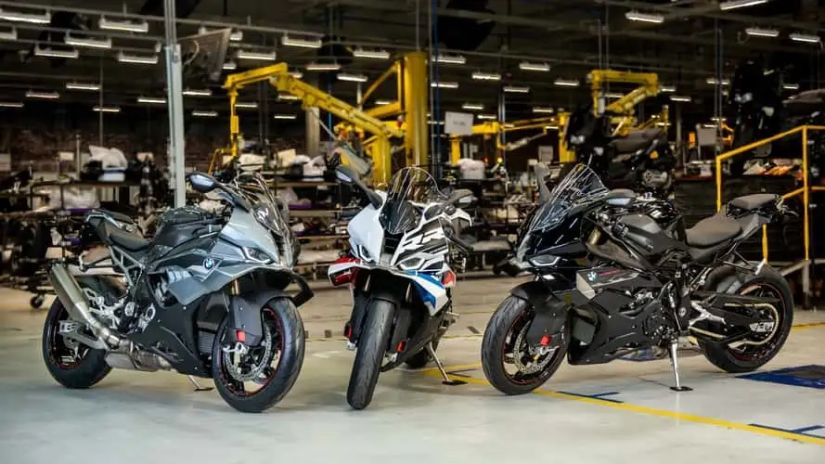 BMW começa a fabricar nova moto S 1000 RR 2025 no Brasil