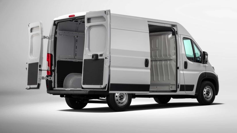 Nova Ducato 2026 chega com novo motor e atualizações visuais