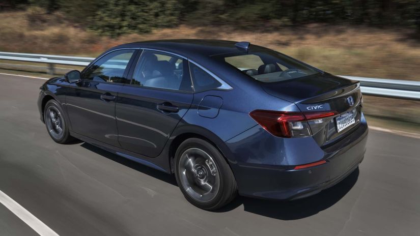 Honda Civic 2026 com sistema híbrido chega reestilizado