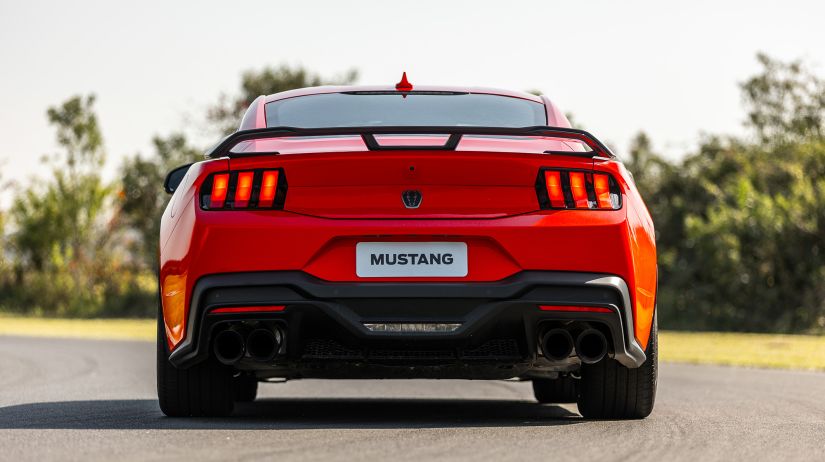 Ford Mustang Dark Horse