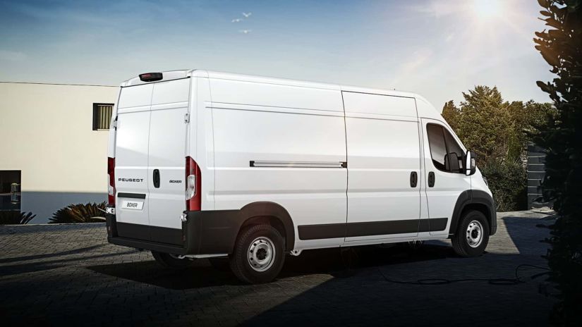 Peugeot lança Boxer 2026 com novidades na lista de itens