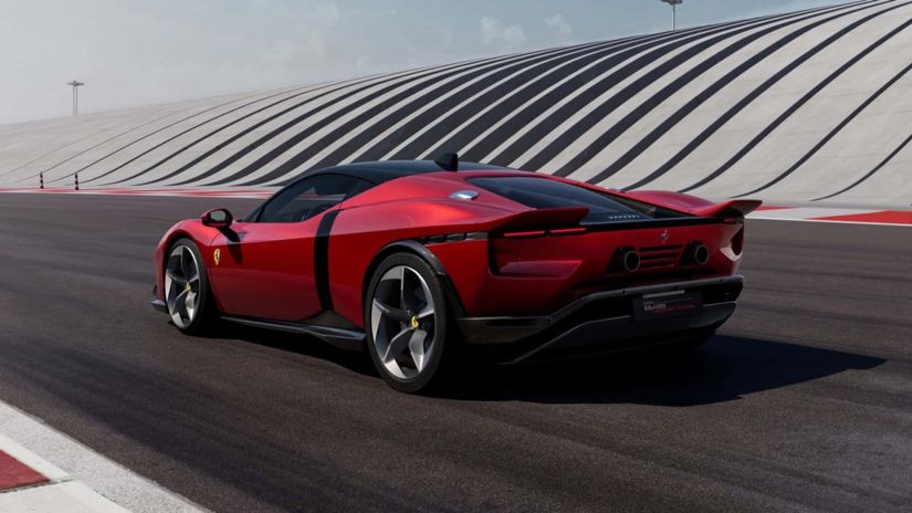 Ferrari Testarossa ganha nova versão com 3 motores elétricos