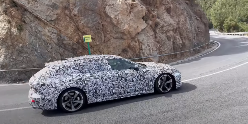 Audi RS6 2026 é flagrada em testes nas ruas da Espanha