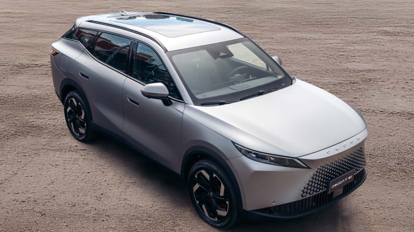 Omoda 5 HEV e Omoda 7 PHEV chegam ao Brasil