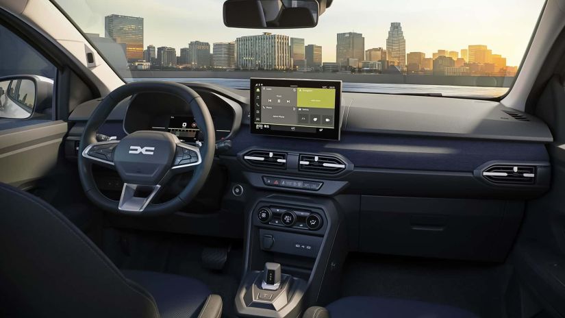 Renault Logan 2026 ganha novo visual e mais itens, mas segue fora do Brasil
