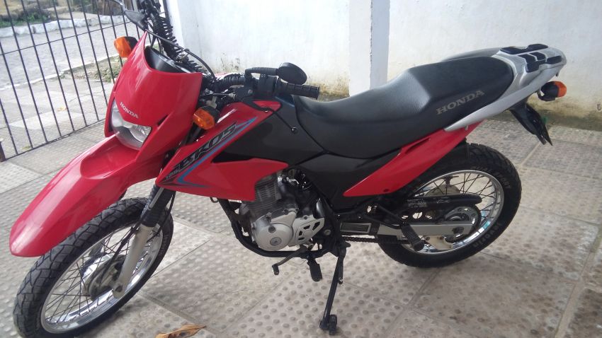 Resultado de imagem para moto NXR 150 cor vermelha 2013
