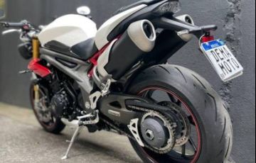 Triumph Speed Triple R - Foto #5