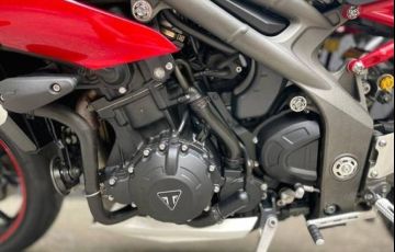 Triumph Speed Triple R - Foto #8