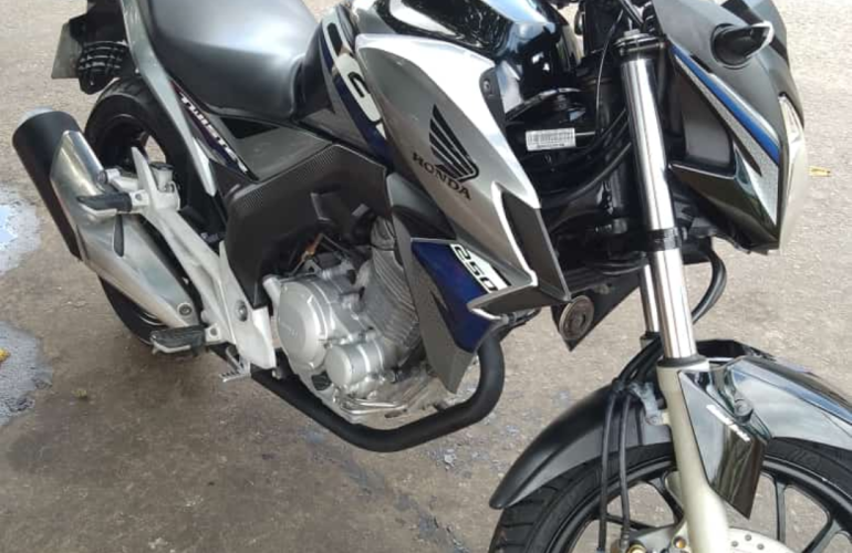 Honda Twister (CBS) - Foto #1