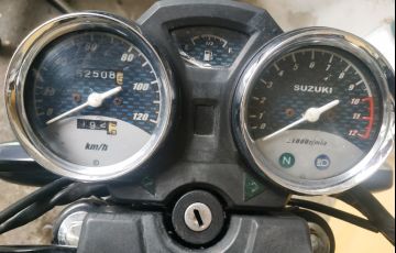 Suzuki Intruder 125 - Foto #1