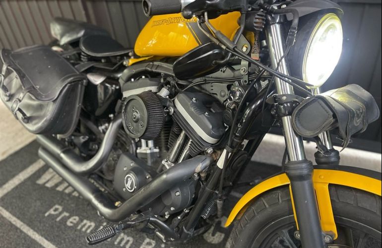 Harley-Davidson Sportster Iron 883 - Foto #2