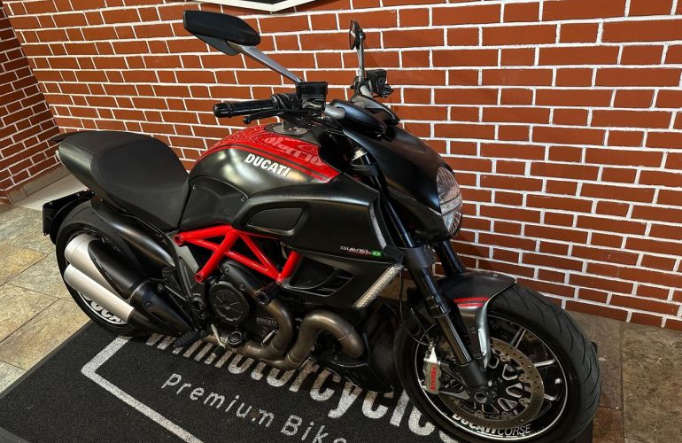 Ducati Diavel Carbon - Foto #7