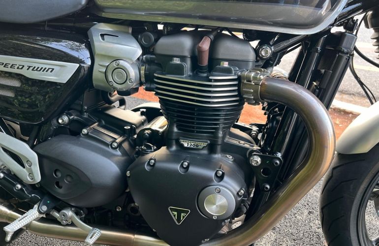 Triumph Speed Twin - Foto #9