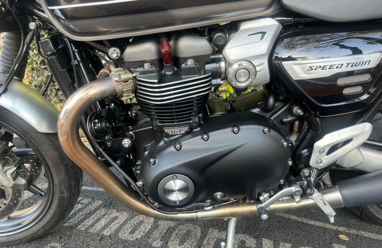 Triumph Speed Twin - Foto #10