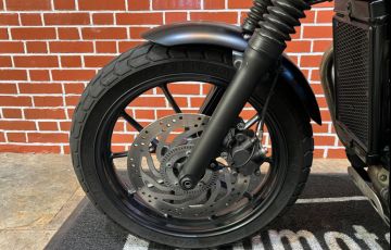 Triumph Street Twin - Foto #7