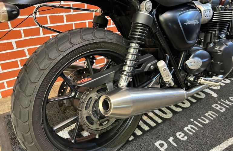 Triumph Street Twin - Foto #10