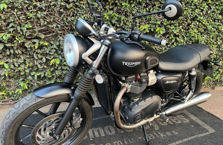 Triumph Street Twin - Foto #7