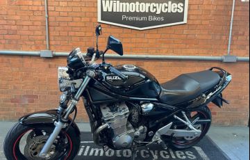 Triumph Bonneville T100 Black 900 - Foto #4