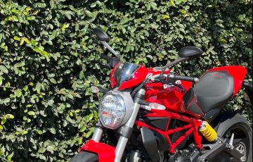 Ducati Monster 797