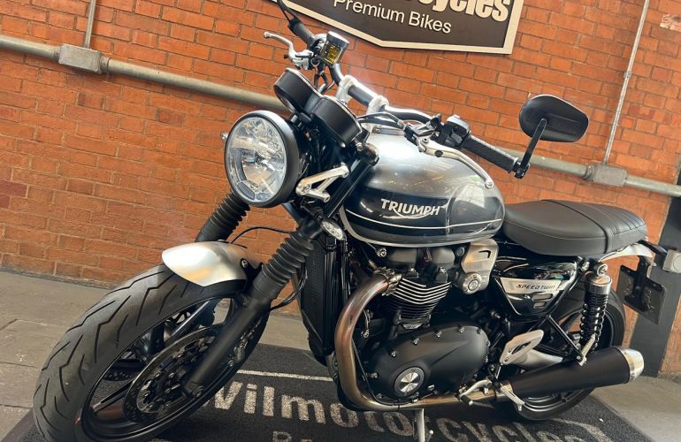 Triumph Speed Twin - Foto #8