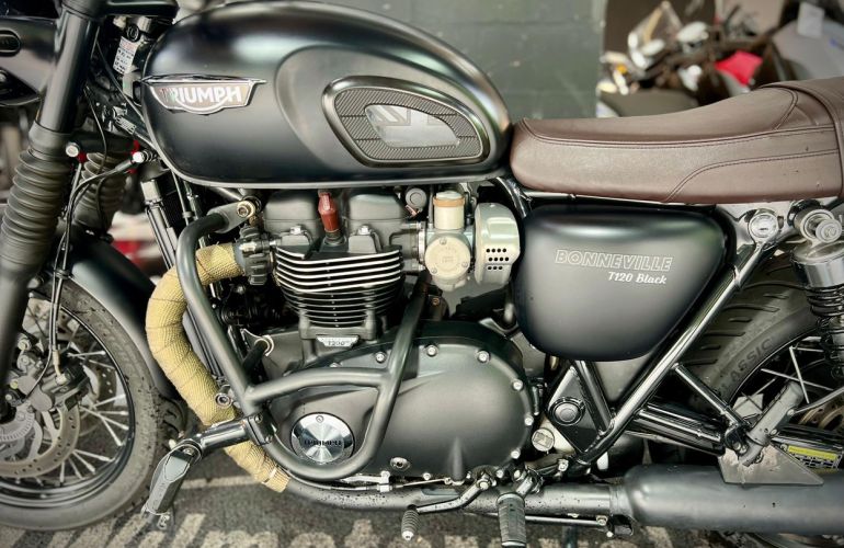 Triumph Bonneville T120 Black 1200 - Foto #5