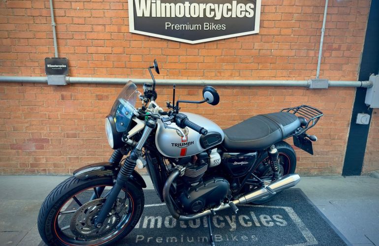 Triumph Street Twin - Foto #1