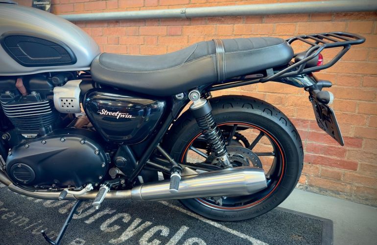 Triumph Street Twin - Foto #3