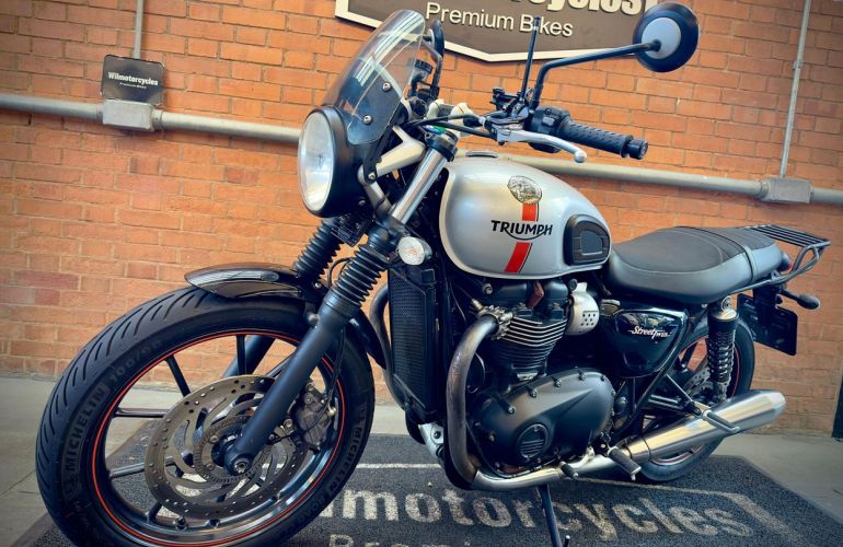 Triumph Street Twin - Foto #9