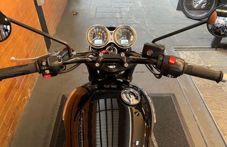 Triumph Bonneville T100 Black 900 - Foto #10