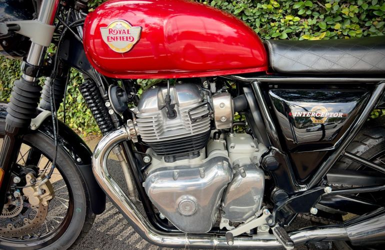 Royal Enfield Interceptor - Foto #9