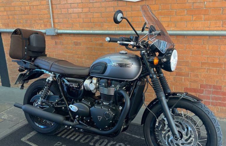 Triumph Bonneville T120 Black 1200 - Foto #2
