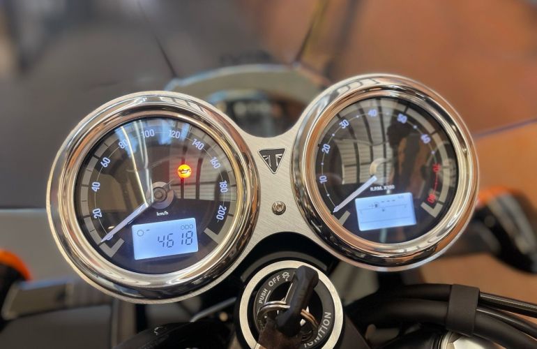 Triumph Bonneville T120 Black 1200 - Foto #7