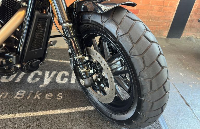Harley-Davidson Softail Fat Bob 114 - Foto #6